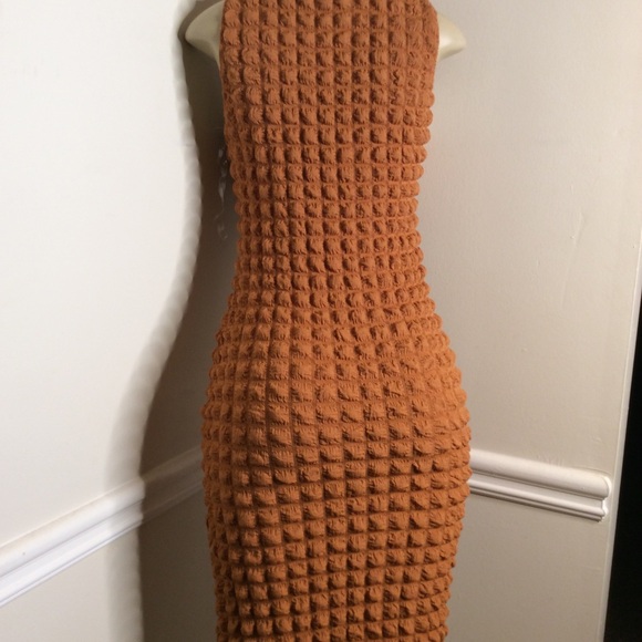 Women’s dress - Picture 2 of 2